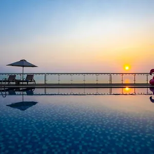 4* Hotel Serene Beach Hotel Danang